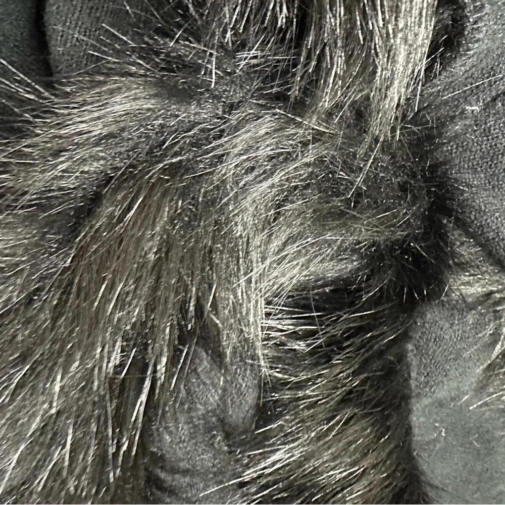 Sioni Black Knit Faux Fur Cape, L/XL, NWT - Picture 6 of 12